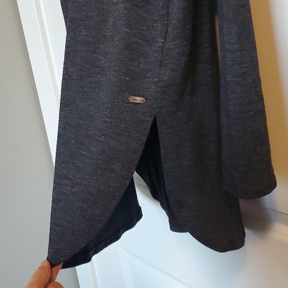 Roots long sleeve shirt - Picture 3 of 4